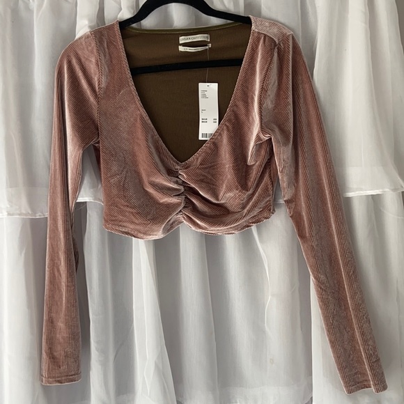 NWT Urban Outfitters Velvet Cropped Long Sleeve - Picture 2 of 7